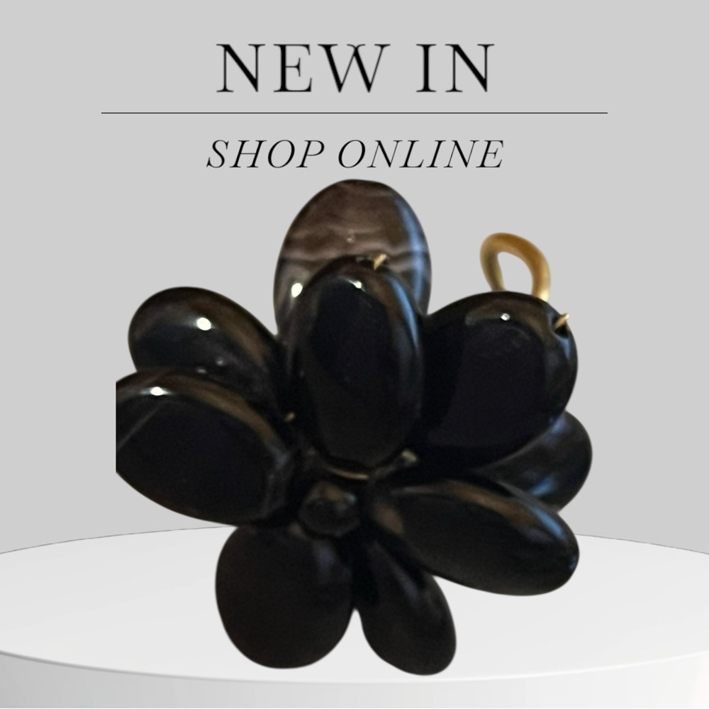 Black Flower Ring